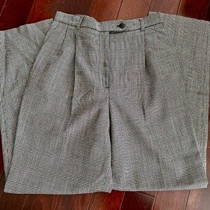 Rafaella Women's Plaid Straight Leg Lined Wool Trousers Gray Black Size 10 NWOT